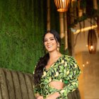 Mantiene una buena química con sus compañeros de trabajo y espera dejar una huella  positiva en la TV.