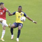 Carlos Gruezo estuvo en el medio campo de la Tri.