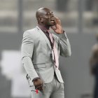 El entrenador interino de Barcelona, Segundo Castillo se vistió como para filmar su mejor película.