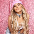 La artista acabó de estrena el video de su canción Bandolera.