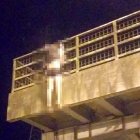 El hombre fue colgado de un puente peatonal luego de haber sido decapitado.