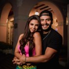 El actor y presentador quiteño con su esposa.