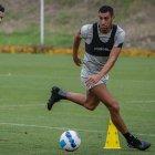 Carlos Rodríguez defensa de Barcelona está en el 11 ideal, aquí entrena junto a Bruno Piñatares.