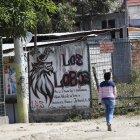 Una casa del sector luce un muro pintado en alusión a Los Lobos.