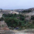 En esta cuneta cayó el transporte en el que viajaban los sospechosos y la posible víctima.