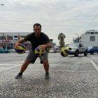 Roberto Rojas se ha dedicado durante los últimos cuatro años a realizar malabares en los semáforos de Guayaquil.