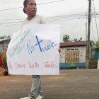 Cierran carretera que une Quinindé con Esmeraldas para exigir arreglos