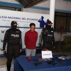 Entre las evidencias constan las armas de fuego utilizadas para cometer el delito.