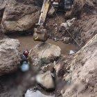 El cadáver fue extraído por miembros del Cuerpo de Bomberos de Cayambe.