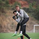 Los arqueros Víctor Mendoza y Javier Burrai arqueros de Barcelona 2023.