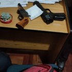 Las armas estaban dentro de las mochilas de los estudiantes.