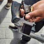 El arma que se les encontró a los supuestos sicarios.