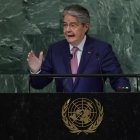 Lo acompañará el canciller Juan Carlos Holguín, el ministro de Producción, Julio José Prado, entre otros.