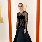 Lady Gaga ayudó a un fotógrafo que se pegó tremenda caída