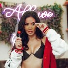 La presentadora se encuentra de vacaciones en Italia.