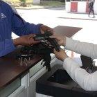 Según la ley, el permiso  de porte de armas tiene una validez de dos a cinco años.