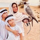 Sasha y Milan respaldan a su madre después de su separación por infidelidad.