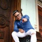 No es de salir a farrear, prefiere los planes tranquilos.