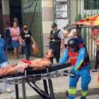 El hombre fue retirado en una ambulancia hacia una casa de salud y se encuentra estable.