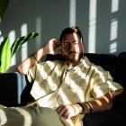 Recientemente, Tres Dedos representó a Ecuador en la pasada
edición del Festival de Viña del Mar 2023, en la Competencia
Categoría Internacional.