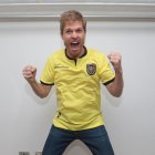 Kevin Burrai o Kevin Rubio con la  camiseta de Ecuador, listo para las eliminatorias.