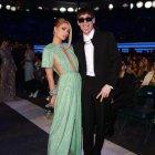 Peso Pluma junto a Paris Hilton.