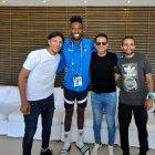 Históricos de Liga de Quito en el hotel en Punta del Este: Rambert Vera, Alexander Domínguez,    Patricio Urrutia y Paúl    Ambrosi.