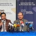 Ruby Valdivieso (der.) fue uno de los presentes en el anuncio respecto de Loja y Zamora Chinchipe.