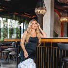 Erika Monserrate Vélez Zambrano es una actriz y presentadora de televisión ecuatoriana, de 41 años.