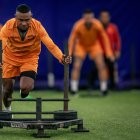 Mientras el problema legal sigue en Barcelona, el equipo está de pretemporada en EE.UU. Dixon Arroyo en pleno trabajo.