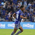 Romario Caicedo estará en la zaga de Emelec.