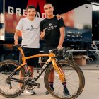 Jhonatan Narváez (der.) y Richard Carapaz, en una foto de años recientes.