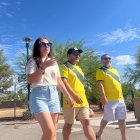 María Fernanda Mera, Fabián Castillos y Idder Farfán  caminaban este martes 25 de junio acalorados por Las Vegas.