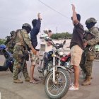 Los uniformados recorrieron las calles haciendo control de armas, municiones, explosivos.