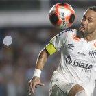 Neymar no pudo ganar su primer partido tras su regreso a Santos,