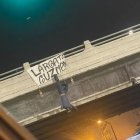 Amenazan con un monigote al presidente de Emelec, Jorge Guzmán.