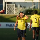 Mary Guerra de Ecuador celebra uno de sus tres goles ante Paraguay.
