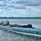 Semisumergible incautado por la Armada del Ecuador en el canal El Pindal, dentro de la Reserva Cayapas–Mataje, durante un operativo contra el narcotráfico.