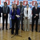 Gabriela Rivadeneira lideró la rueda de prensa con sus coidearios.