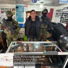 El ciudadano fue detenido en su negocio.