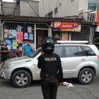 La Policía llegó al lugar de los hechos para recabar indicios e iniciar las investigaciones.