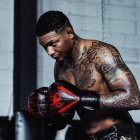 El peleador ecuatoriano Michael Morales entrena en Tijuana, México.