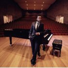 John Peter presenta su nuevo sencillo sobre resiliencia.