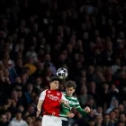 Piero Hincapié defensa del Arsenal de Inglaterra.