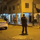 Nueve personas fueron atacadas a bala mientras participaban en un juego de naipes; tres fallecieron en el sitio.