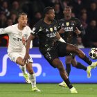 Willian Pacho será el encargado de lidera la defensa de PSG.