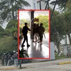 Estudiantes rechazaron la militarización de la universidad de Cuenca este miércoles 29 de abril del 2026.