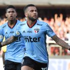 Dani Alves regresó el año anterior a su país, luego de jugar 15 años en Europa, para reforzar al Sao Paulo.