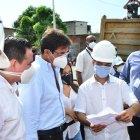 El prefecto junto a autoridades de dos cantones, durante su último recorrido de obras, efectuado el viernes 19 de junio.