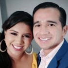 La pareja de reporteros se conoció en RTS, donde laboran.